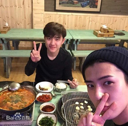 吴世勋(（韩文名）、SE HUN（官方艺名）、Oh SeHun)世勋的Instagram前后照片