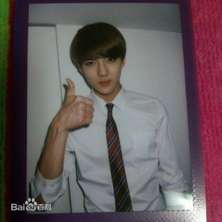 吴世勋(（韩文名）、SE HUN（官方艺名）、Oh SeHun)世勋的Instagram前后照片