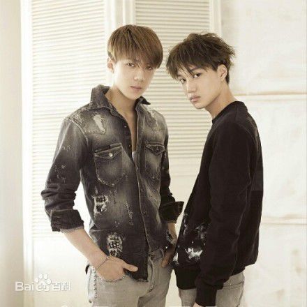 吴世勋(（韩文名）、SE HUN（官方艺名）、Oh SeHun)世勋的Instagram前后照片