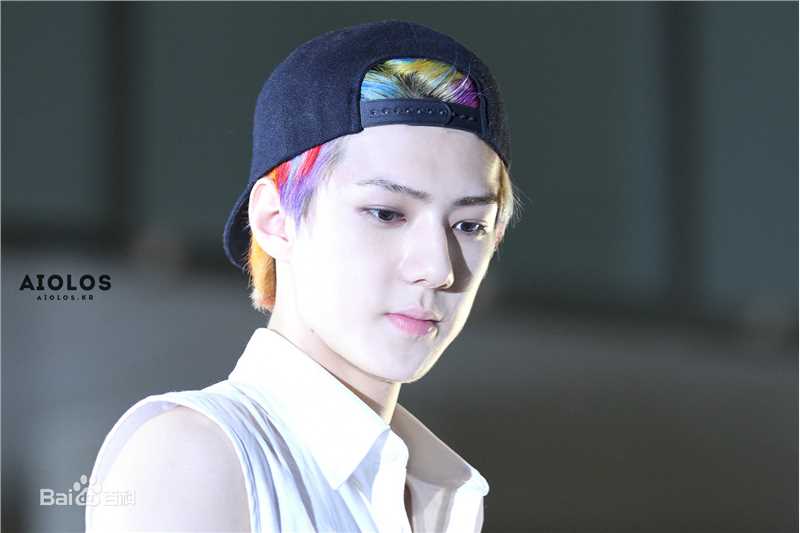 吴世勋(（韩文名）、SE HUN（官方艺名）、Oh SeHun)雕刻美男前后照片