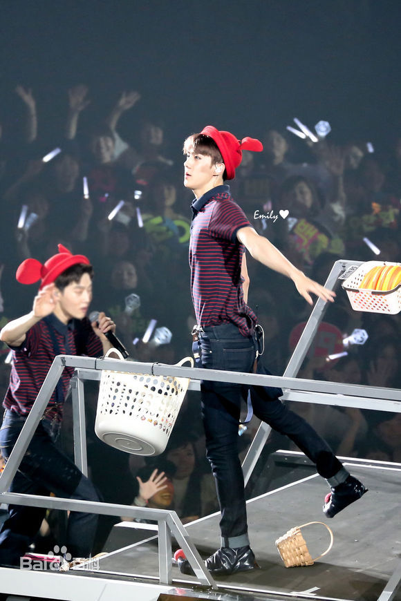 吴世勋(（韩文名）、SE HUN（官方艺名）、Oh SeHun)美颜盛世素颜照相册