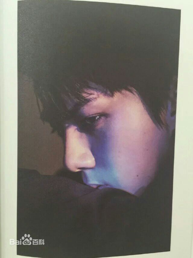 吴世勋(（韩文名）、SE HUN（官方艺名）、Oh SeHun)世代荣勋壁纸壁纸