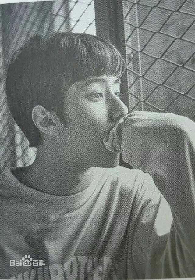 吴世勋(（韩文名）、SE HUN（官方艺名）、Oh SeHun)世代荣勋壁纸壁纸