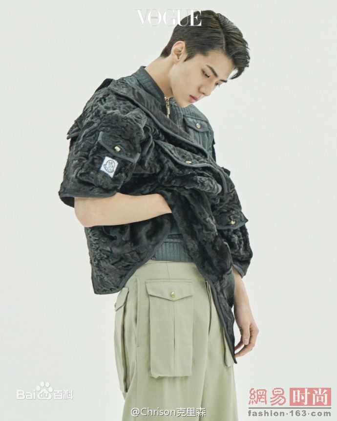 精选吴世勋(（韩文名）、SE HUN（官方艺名）、Oh SeHun)在《Vogue》Boy Scouts系列中的图册