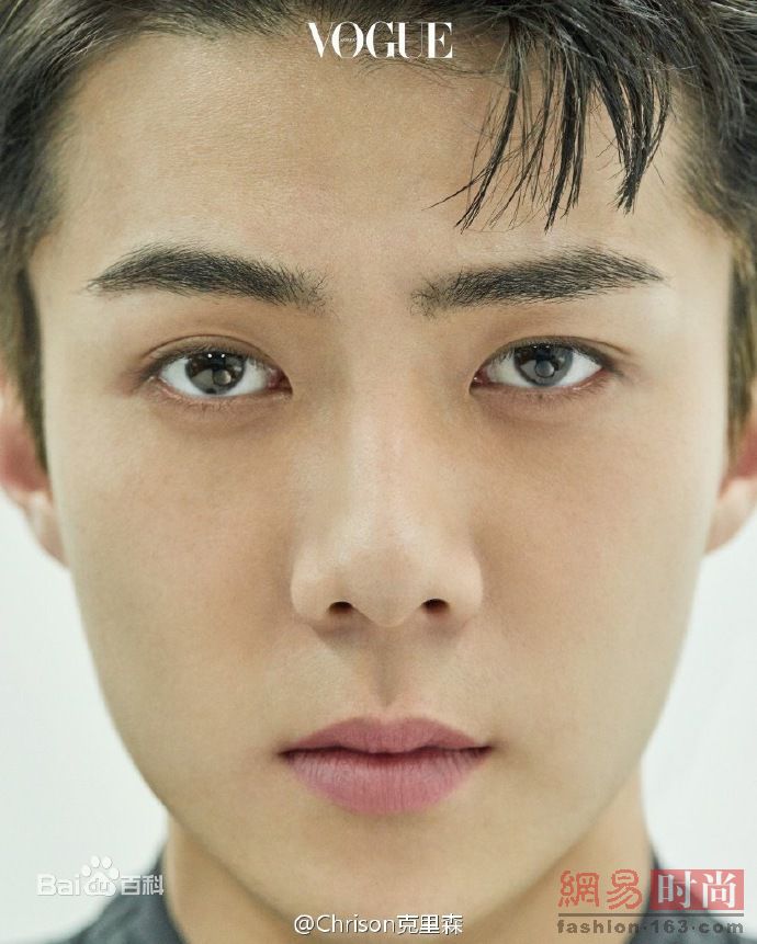 精选吴世勋(（韩文名）、SE HUN（官方艺名）、Oh SeHun)在《Vogue》Boy Scouts系列中的图册