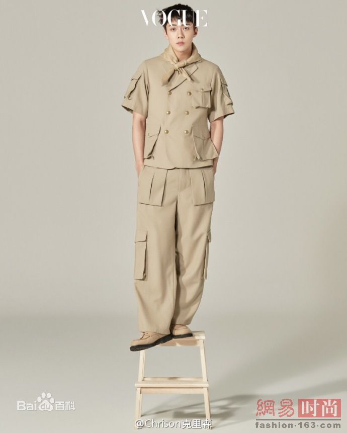 精选吴世勋(（韩文名）、SE HUN（官方艺名）、Oh SeHun)在《Vogue》Boy Scouts系列中的图册