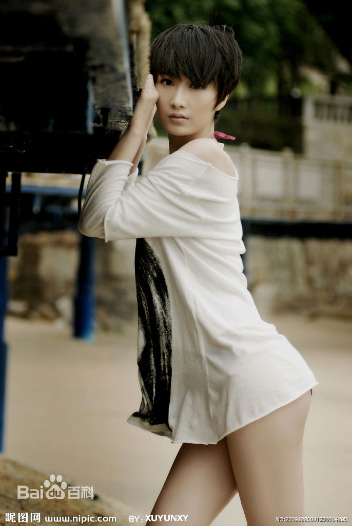 肖涵(Jenny)时尚大片素颜照壁纸