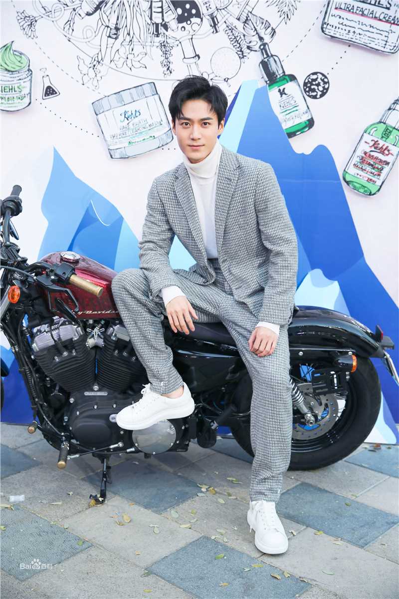 茅子俊活动素颜照相册