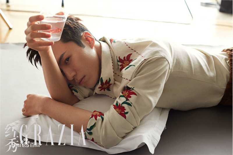 最全茅子俊在《红秀grazia》中的壁纸