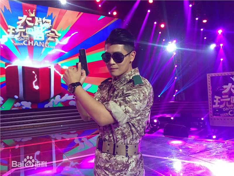 张朋(Tony)大牌玩唱会壁纸壁纸