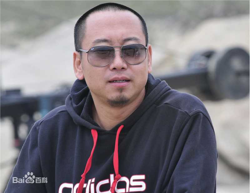 喻瀚湫导演的工作照性感图片图集