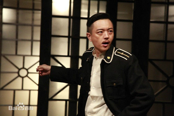 最新王伟源（曾用名：王伟男）在王伟源在《大连故事》中饰演齐孝廉中的图集