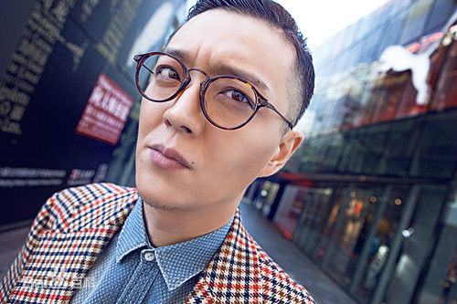 王伟源（曾用名：王伟男）前后照片