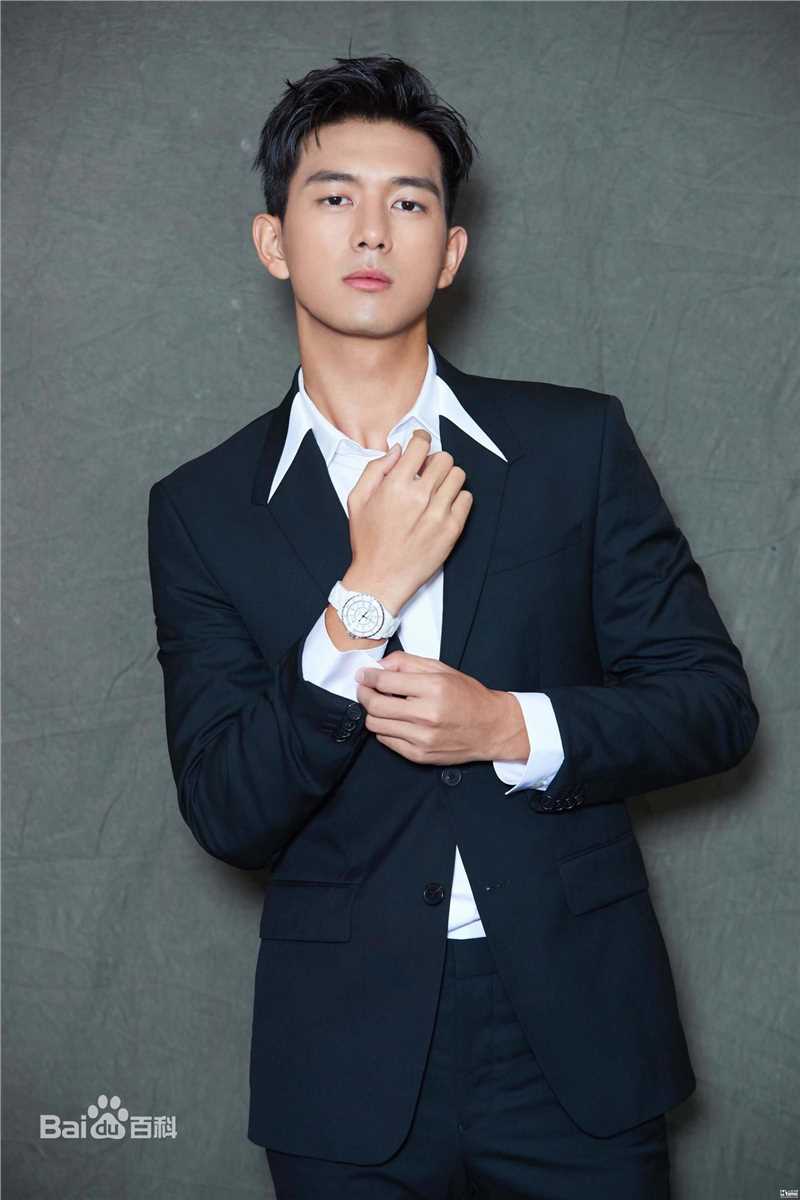 最新李现性感图片