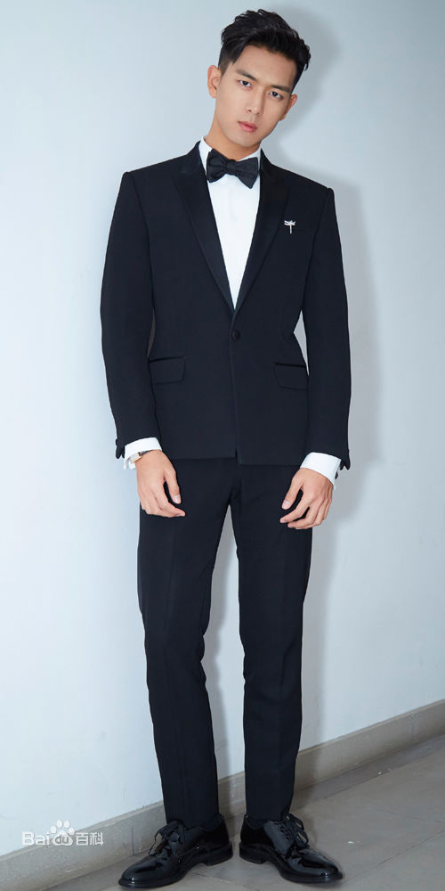 最新李现性感图片