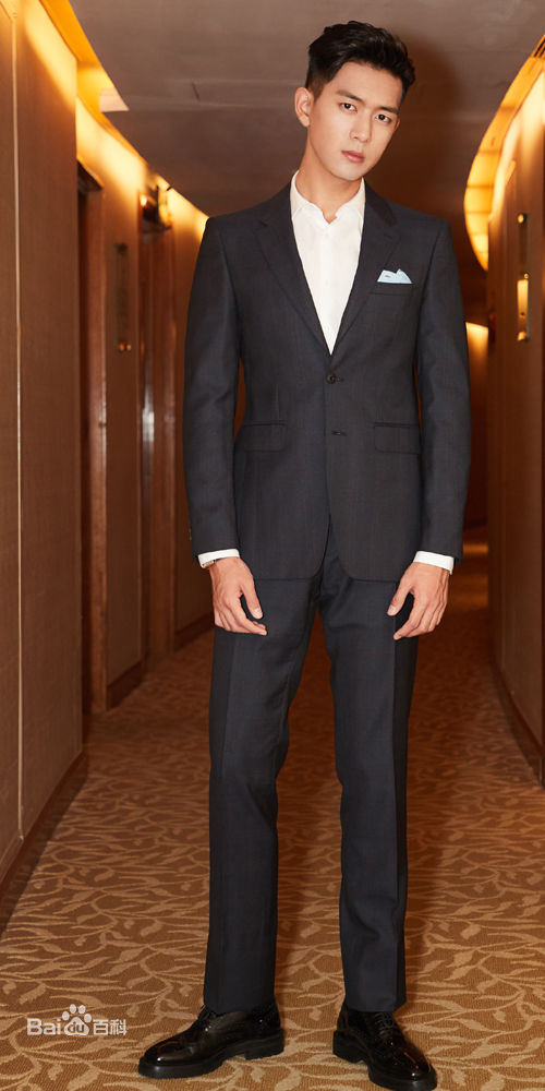 最新李现性感图片