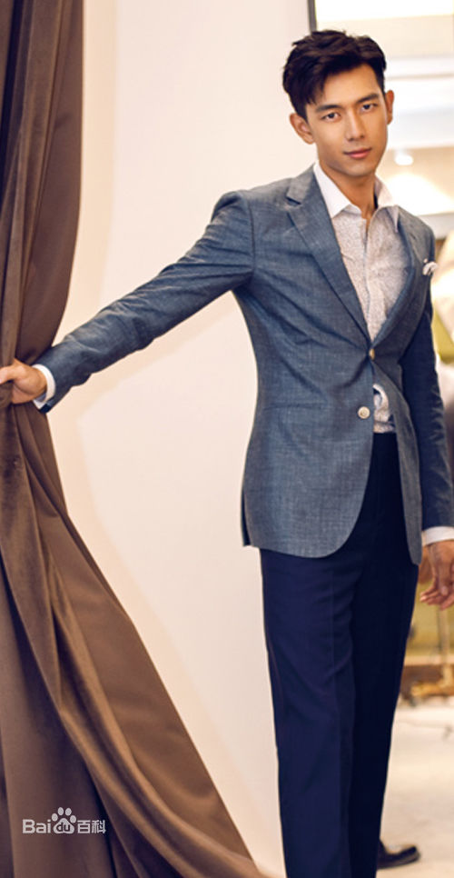 最新李现性感图片