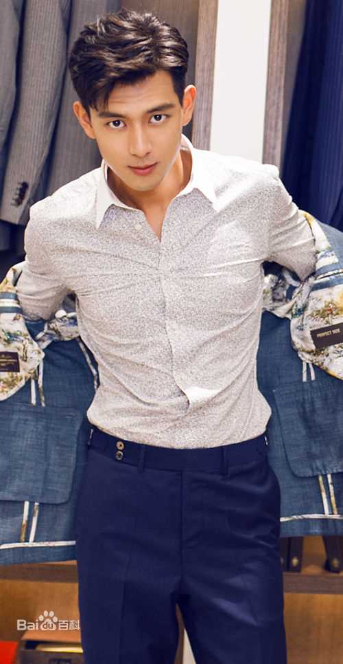 最新李现性感图片