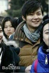 张铭恩早期照片前后照片