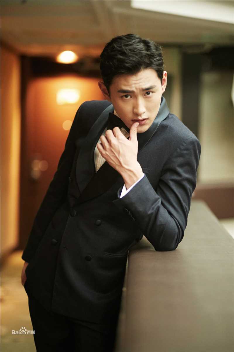 王彦霖活动照性感图片图集