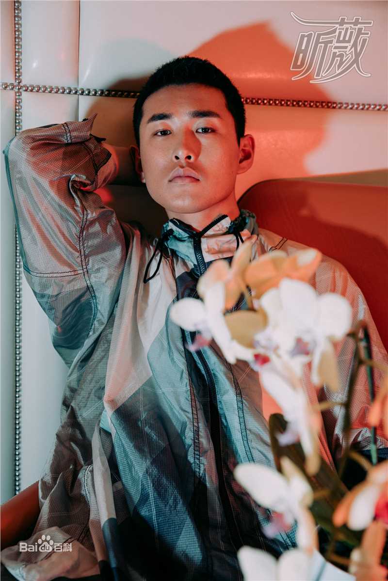 最新王彦霖性感图片