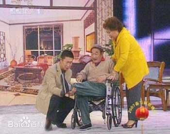 严顺开小品演出剧照
