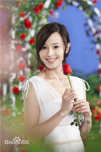 石筱群拍摄“伊艺利”广告素颜照壁纸