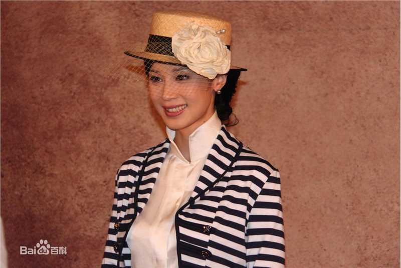 最新石筱群在《烽火佳人》饰演闵茹中的壁纸