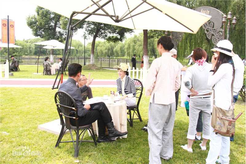 最新石筱群在《烽火佳人》饰演闵茹中的壁纸