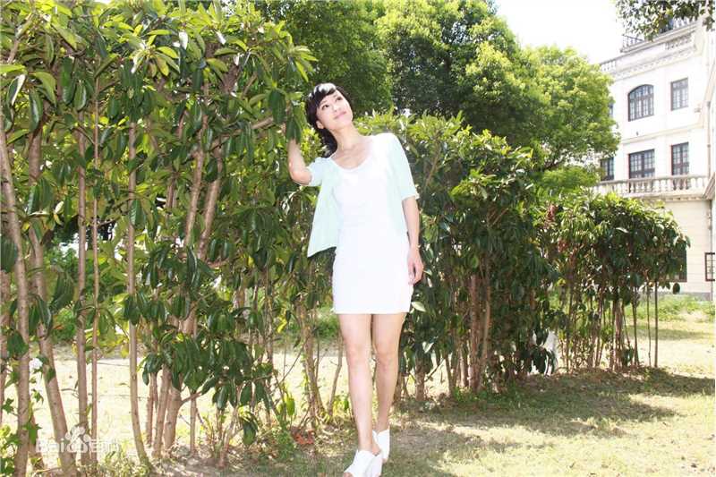 最新石筱群在《烽火佳人》饰演闵茹中的壁纸