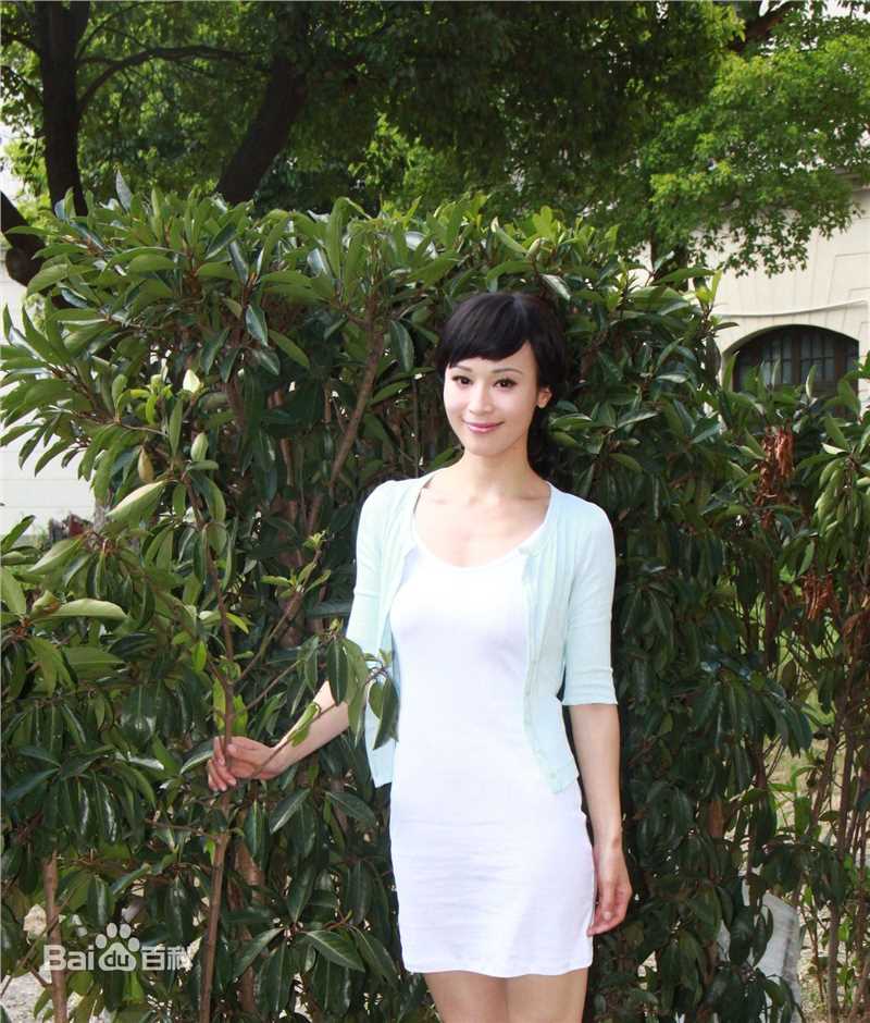 最新石筱群在《烽火佳人》饰演闵茹中的壁纸