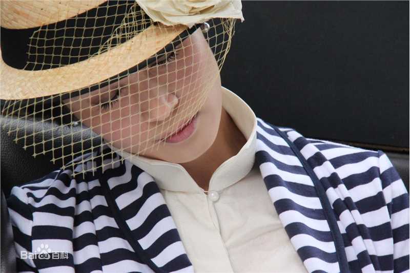 最新石筱群在《烽火佳人》饰演闵茹中的壁纸