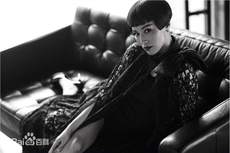 石筱群最新杂志壁纸