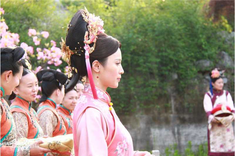 石筱群在《乾隆秘史》秋影中的