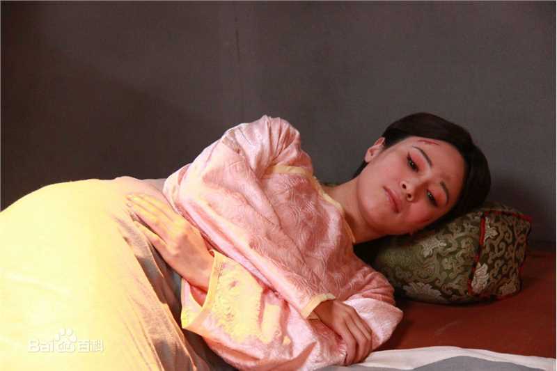 石筱群在《乾隆秘史》秋影中的