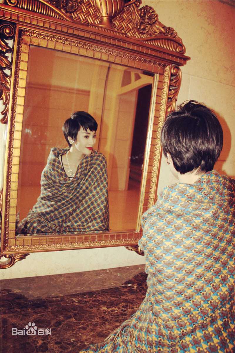 石筱群出席吉芬(JEFEN)2015春夏时装发布会性感图片图集