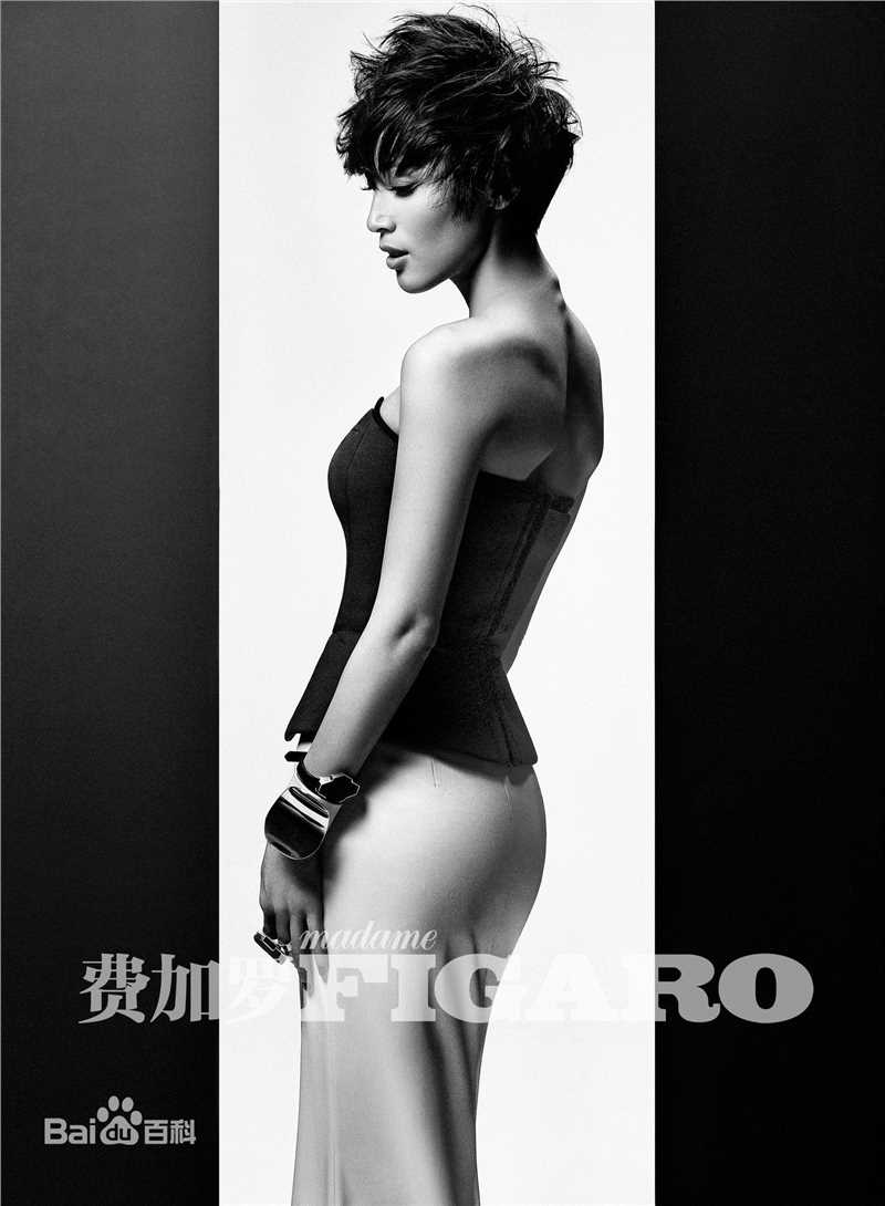 精选石筱群在《费加罗FIGARO》中的图册