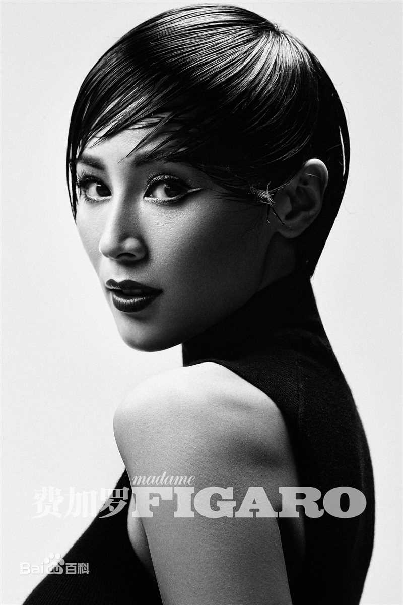 精选石筱群在《费加罗FIGARO》中的图册