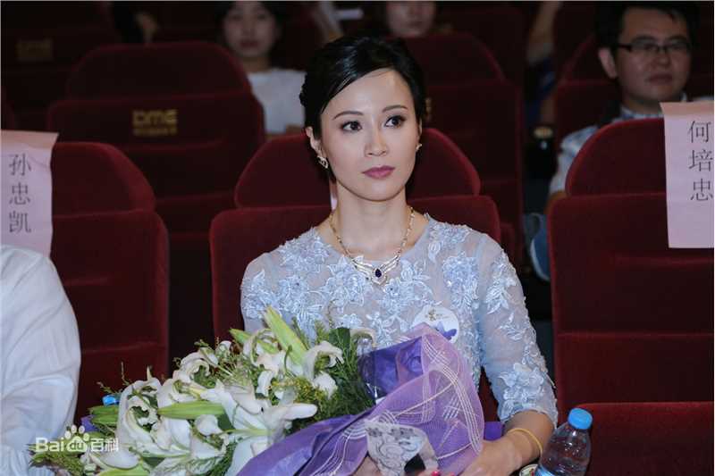 石筱群出席观影活动图片图集