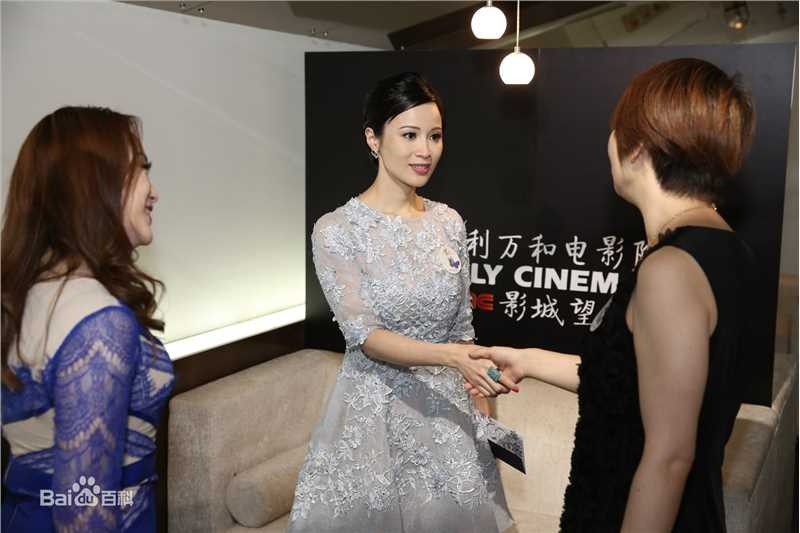 石筱群出席观影活动图片图集