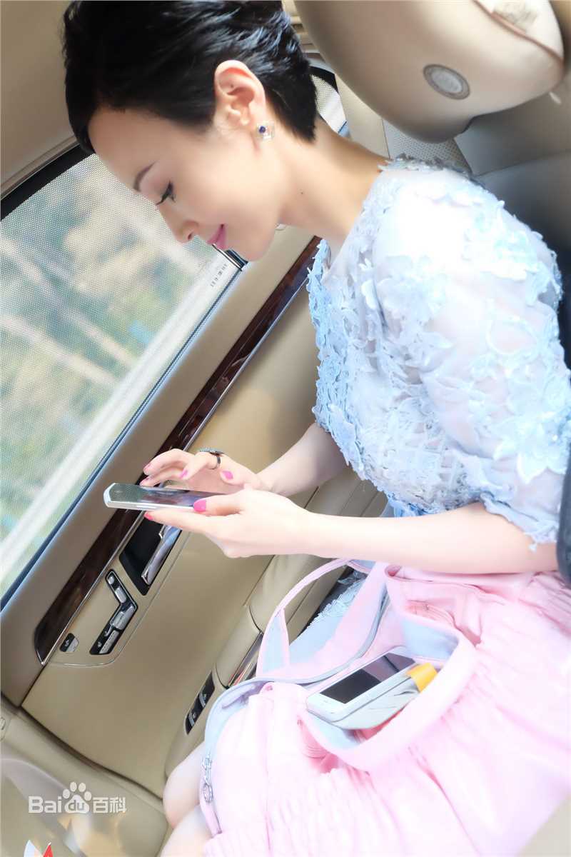 石筱群出席观影活动图片图集