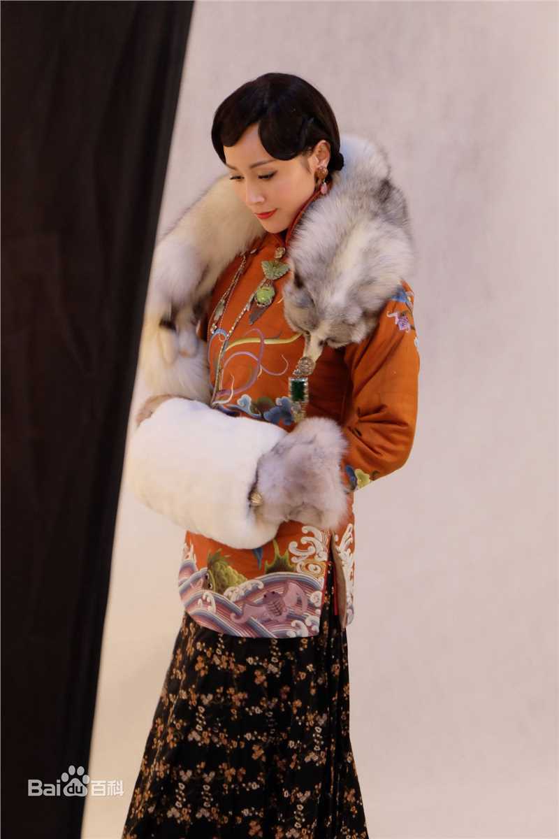 精选石筱群在《无心法师》饰苏太太中的图册