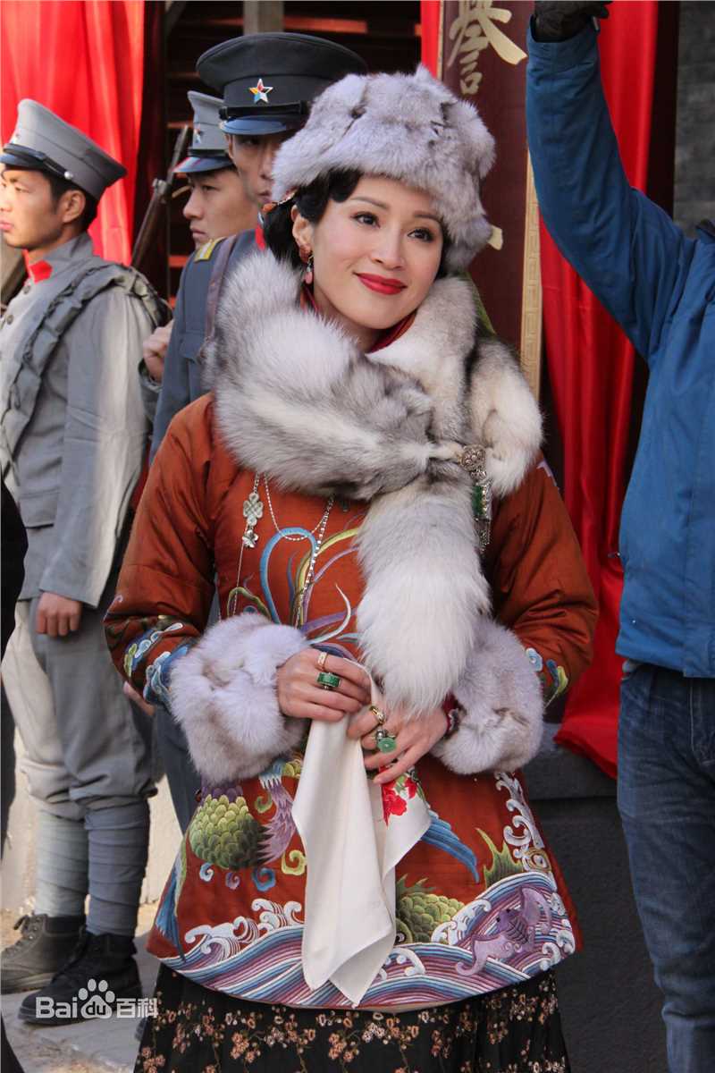 精选石筱群在《无心法师》饰苏太太中的图册