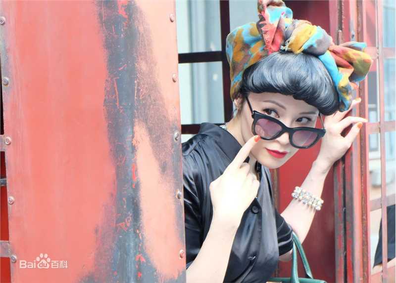 最新石筱群在《THEONE 壹号》中的壁纸