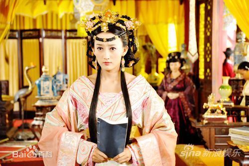 吴静一饰演皇后素颜照相册