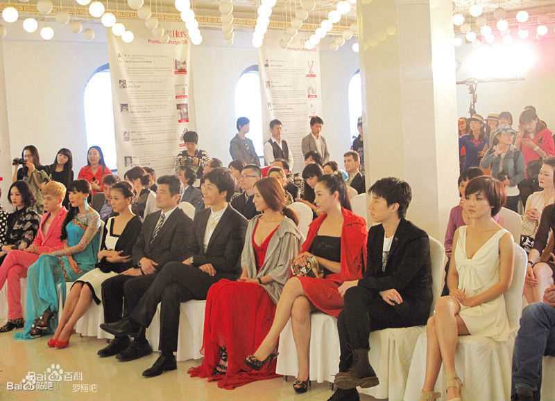 罗翔品牌活动红毯秀前后照片