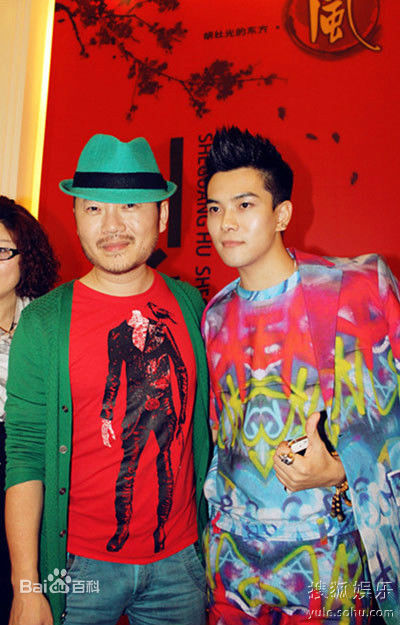 罗翔品牌活动红毯秀前后照片