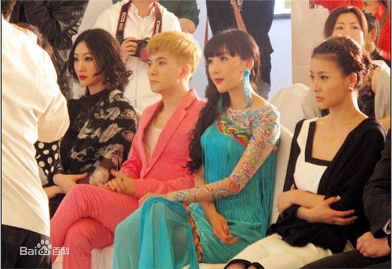 罗翔品牌活动红毯秀前后照片