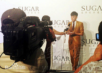 罗翔品牌活动红毯秀前后照片