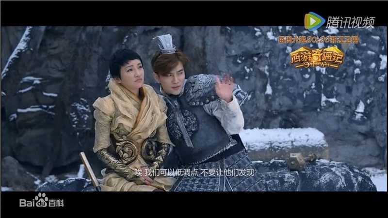 罗翔颁奖盛典登台领奖素颜照相册